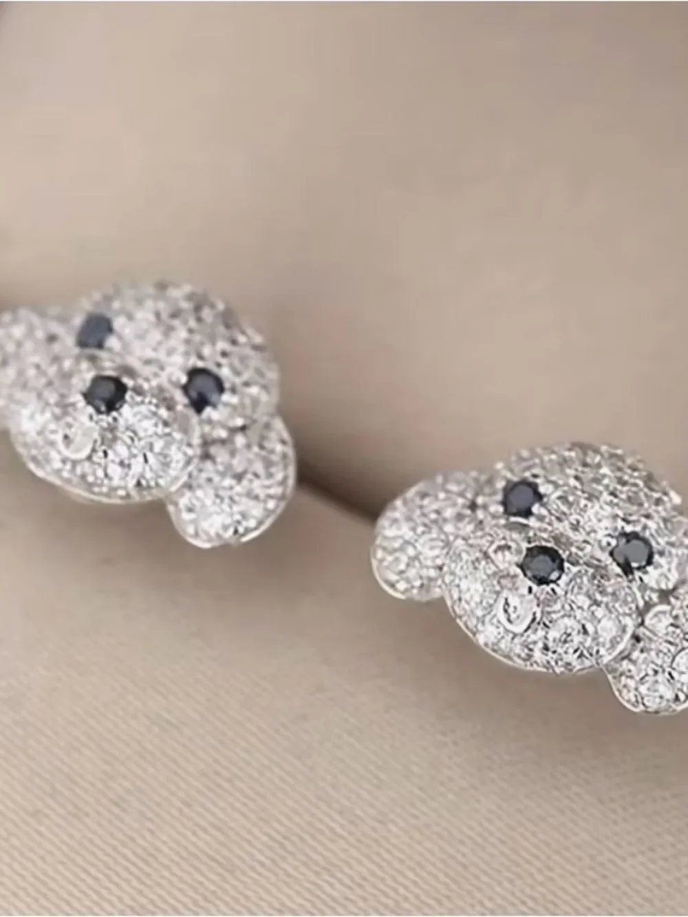🐶 Betsey Johnson Sparkling Silver Dog Face Stud Earrings Pet-Inspired Jewelry 🐶